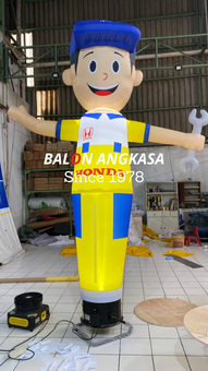 Balon sky dancer Honda otomotif